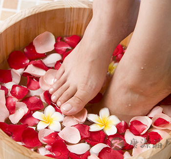 足部保养八个小秘方 让你拥有一双美丽的脚 足部保养八个小秘方 让你拥有一双美丽的脚