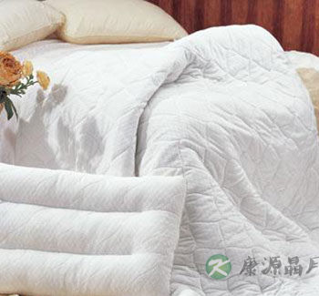 夏天盖什么被子好 如何挑选合适喜欢的夏被 夏天盖什么被子好 如何挑选合适喜欢的夏被