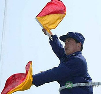 户外运动遇险怎么求救 6种求救方法要记住 户外运动遇险怎么求救 6种求救方法要记住