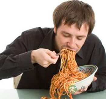 吃饭也要争分夺秒？ 吃饭太快容易导致肥胖