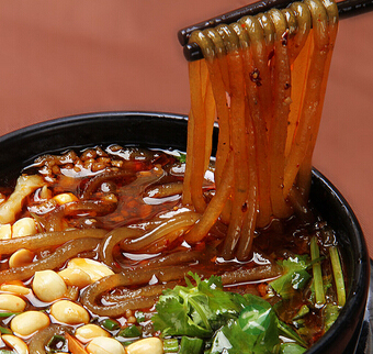 酸辣粉怎么做 舌尖上的诱惑“酸辣粉” 酸辣粉怎么做 舌尖上的诱惑“酸辣粉”