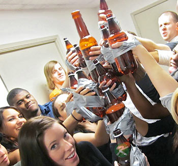 经常宿醉有哪些危害 什么食物可以解酒