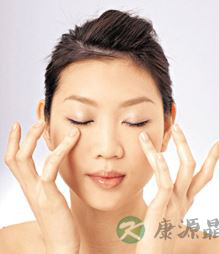 眼袋是如何形成的 祛除眼袋的方法有哪些？