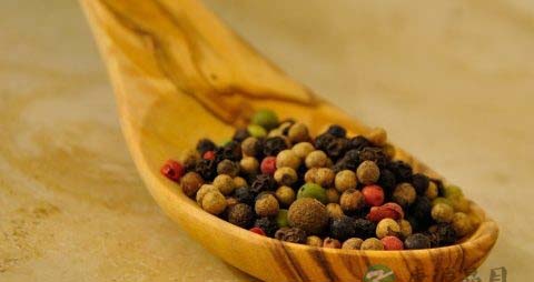 坐月子肩胛骨疼怎么办