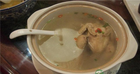 产后多久可以喝鸡汤