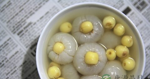 初生婴儿呕吐如何护理