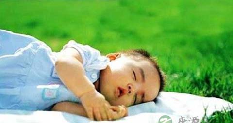 宝宝晒太阳好不好_宝宝晒太阳的好处