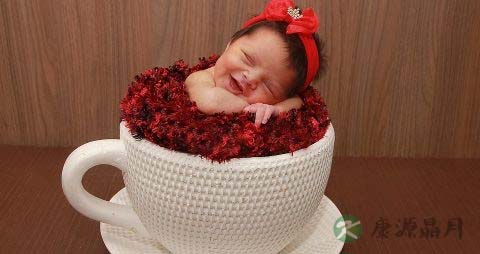 婴儿呕吐血丝是怎么回事