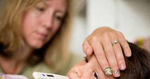 宝贝发热专家答疑_宝宝发热怎么办