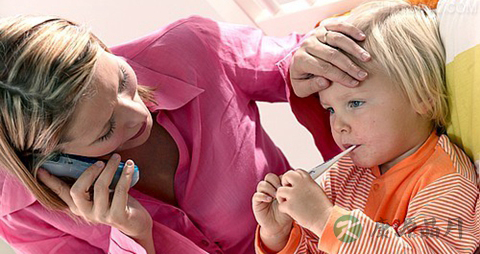 肺炎时高热如何处理_肺炎时高热处理方法