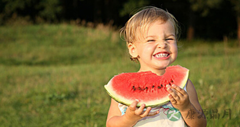 宝宝夏季如何消暑_宝宝夏季消暑的方法