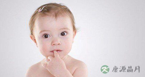 小儿眼睑浮肿是啥原因_小儿眼睑浮肿的原因