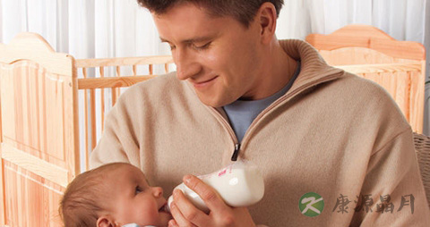 喂奶前给宝宝吮吸奶嘴好吗?_喂奶前可以给宝宝吮吸奶嘴吗 喂奶前给宝宝吮吸奶嘴好吗?_喂奶前可以给宝宝吮吸奶嘴吗