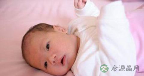 新生儿斜颈是怎么回事_如何治疗新生儿斜颈