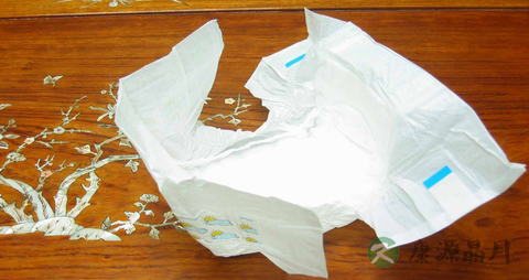 选择纸尿裤还是尿布呢_纸尿裤和尿布的利弊