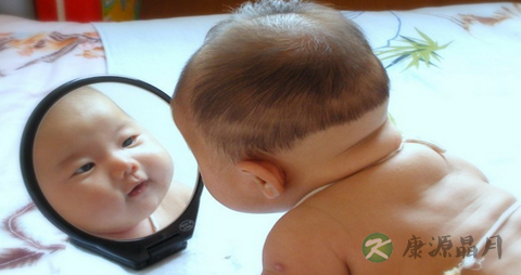 孩子照镜子有哪些好处_孩子照镜子好吗
