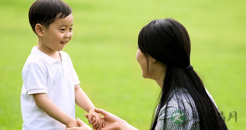 孩子克服羞怯方法有哪些_怎么让孩子克服羞怯