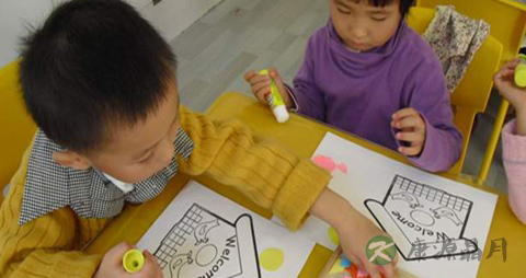 孩子涂鸦要注意什么_孩子涂鸦的注意事项