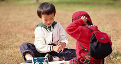 假装孩子对孩子有什么好处_假装游戏对孩子的意义