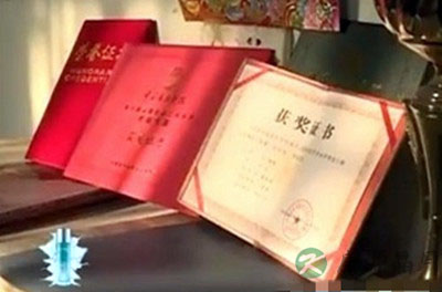 自闭症≠低智商 山东自闭症男孩通过钢琴10级