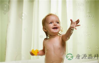 当洗澡变得有趣 孩子能更聪明