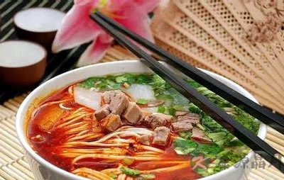 一碗牛肉面害了一个孩子 警醒亿万父母！