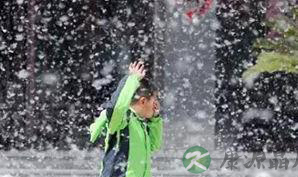 又到柳絮纷飞时 教你几招防止孩子过敏