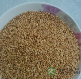 最传统的芝麻盐做法 宝宝补铁补钙的佳品