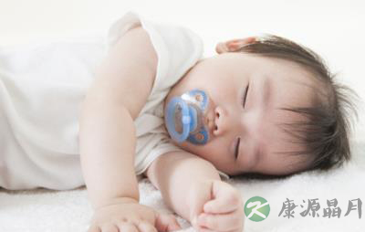 学会这些小技巧 不再怕宝宝吐奶
