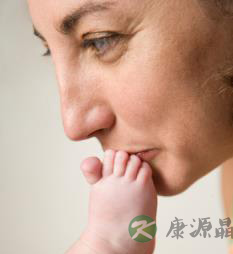 抚触，开启宝宝智慧之门