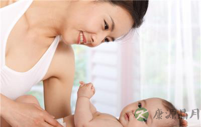 宝宝多大才可以开始用枕头？