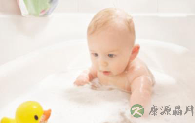 夏天就要来了 给宝宝洗澡要注意