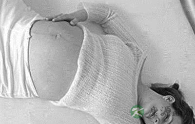 孕妇晕倒脖卡护栏身亡 孕晚期要小心突发状况