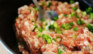 春季食谱推荐：鸡蛋酿肉丸