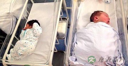 澳洲妈妈产下近12斤巨婴