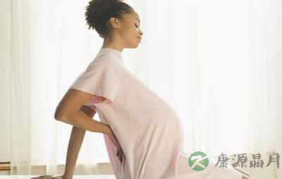 孕妇羊水破裂 宝宝就要出生了却叫不到车