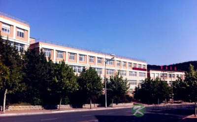 大连中学男教师猥亵全班男生3年 已被刑拘