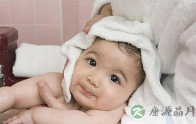 夏天就要来了 给宝宝洗澡要注意