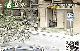 11岁女孩在自家小区被男子拉住 孩子如何自救?