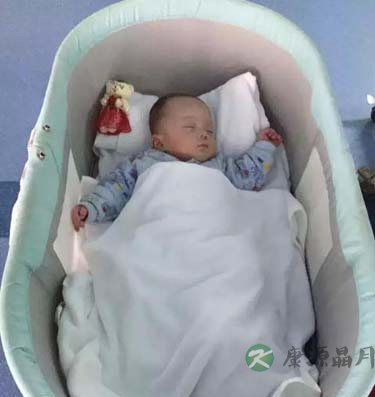 24周早产儿存活出生仅500克 被取名九爷征服网友
