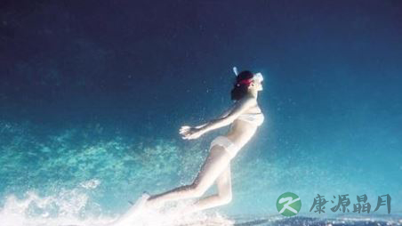 网友目睹陈赫陪张子萱医院做产检