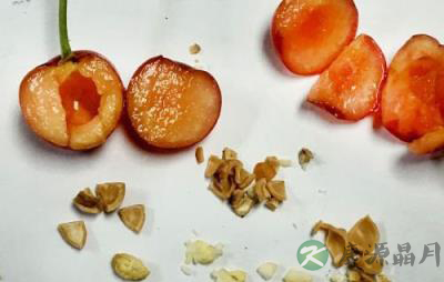 宝宝辅食添加果蔬汁 别忘了要去籽