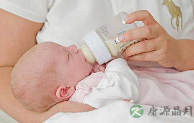 新手妈妈如何为宝宝选择合适的奶瓶