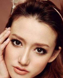 打造欧美深邃大眼妆变身混血美人