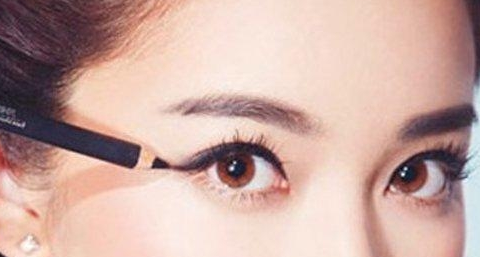 如何画眼线_画眼线的窍门