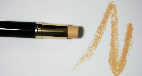 遮瑕膏和遮瑕液哪个好