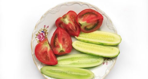 每天只吃黄瓜西红柿可以减肥吗