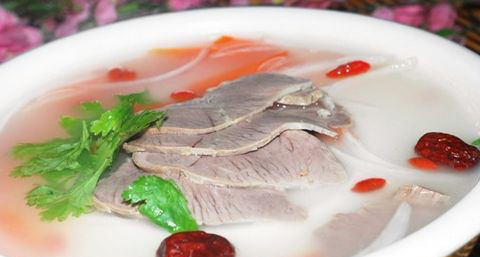 【有哪些美白大忌】多吃三类食物脸色会发黑