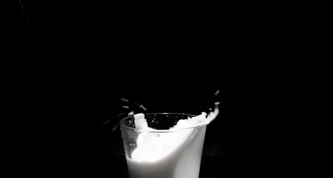 纯牛奶美白方法