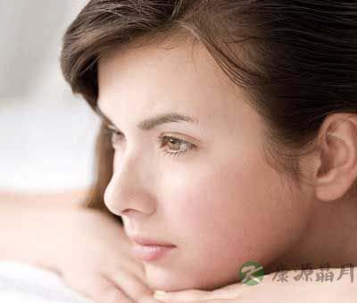 去黑头绝招 轻松甩掉草莓鼻